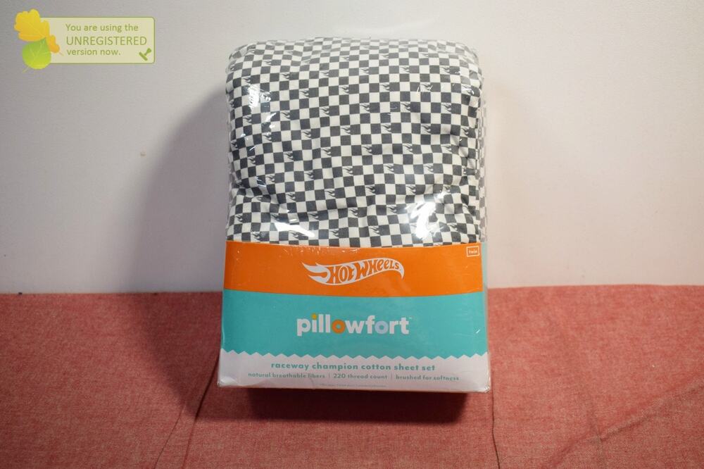 Pillowfort Twin Hot Wheels Retro Checkered Flame Kids' Cotton Sheet Set Gray